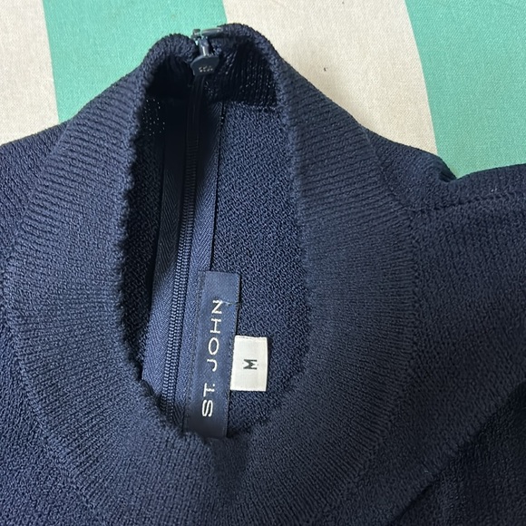 St. John Tops - St. John knit Shell